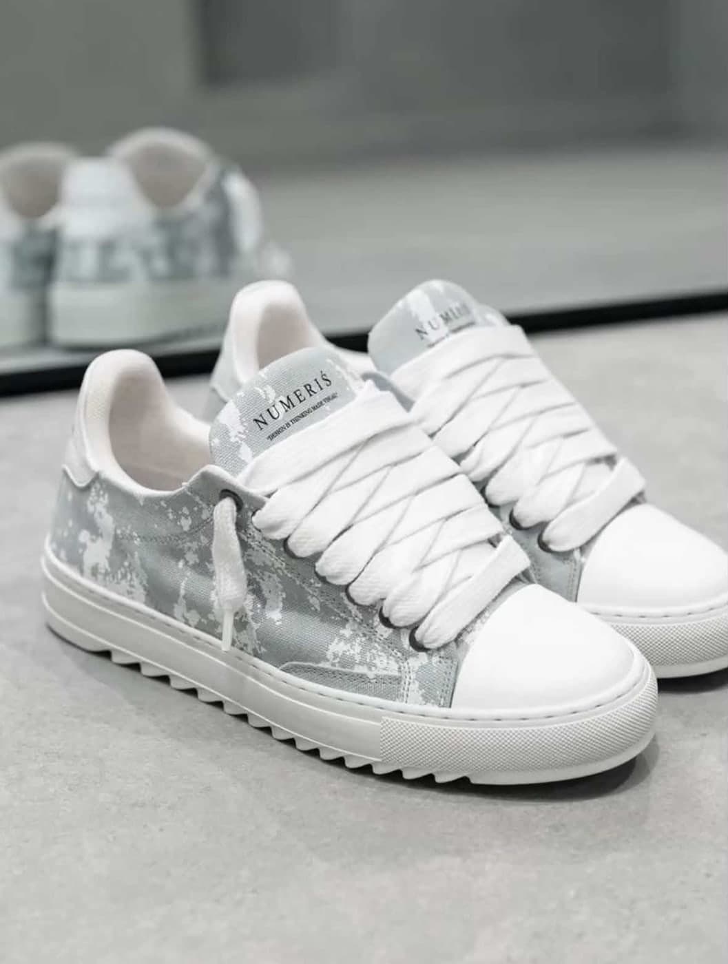 Numeris Sneakers